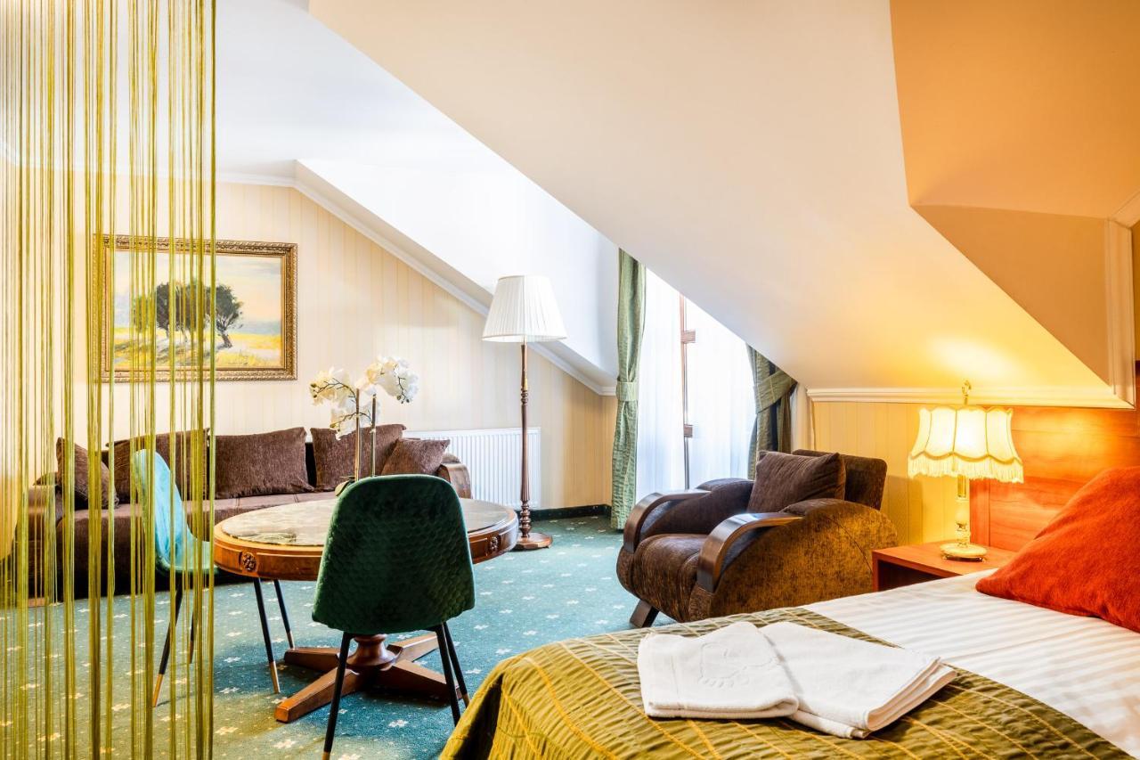 Villa Regent Тыкоцин Экстерьер фото